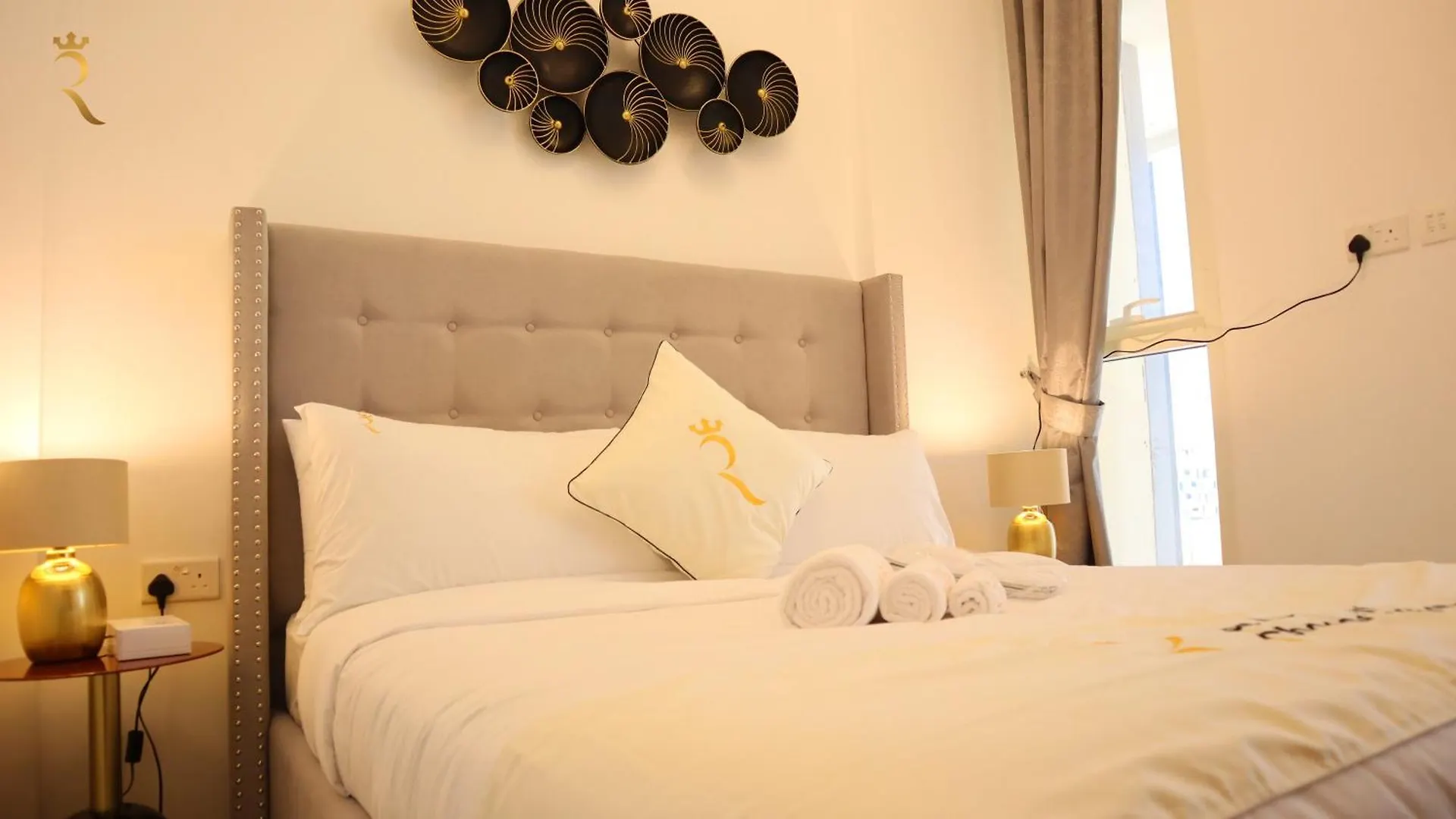 Opulent 2Br Duplex Apartment In Masdar City Abu Dzabi
