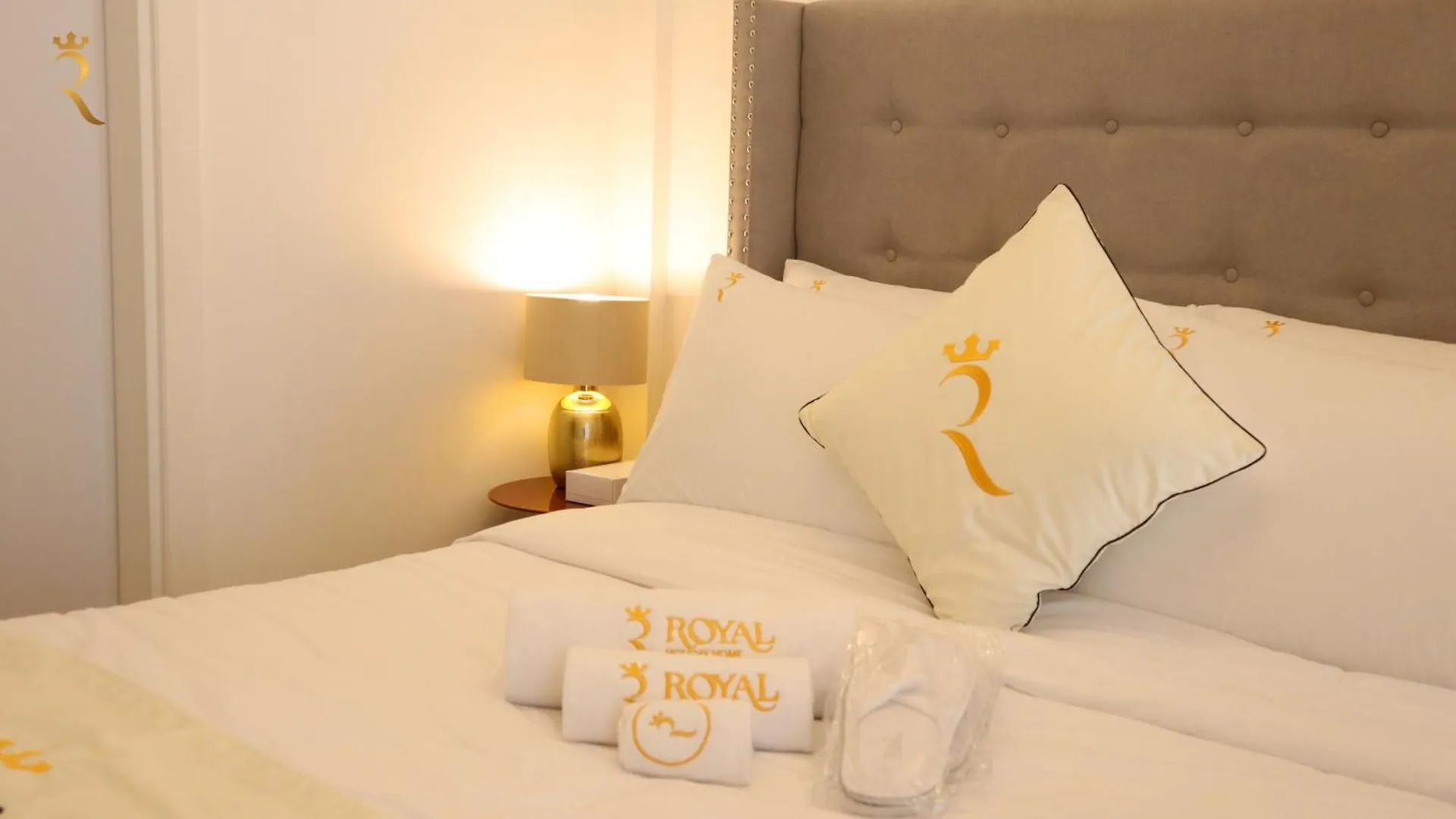 Opulent 2Br Duplex Apartment In Masdar City Abu Dzabi